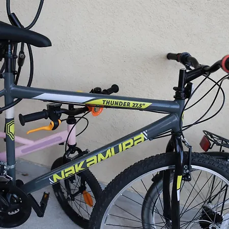 Azur - Self Check-in And 2 Bikes Бургас