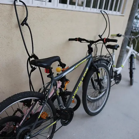 Azur - Self Check-in And 2 Bikes Апартамент Бургас