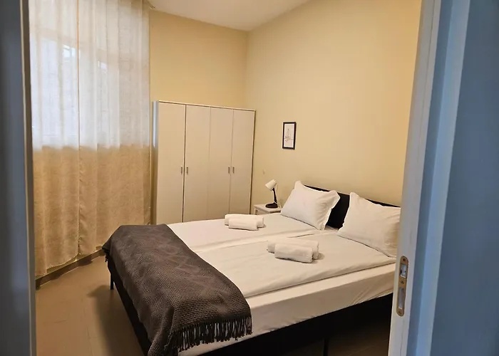 Апартамент Azur - Self Check-in And 2 Bikes Бургас