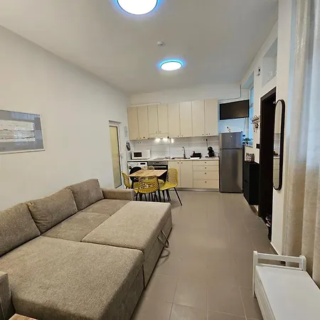 Apartment Azur - Self Check-in And 2 Bikes Burgas
